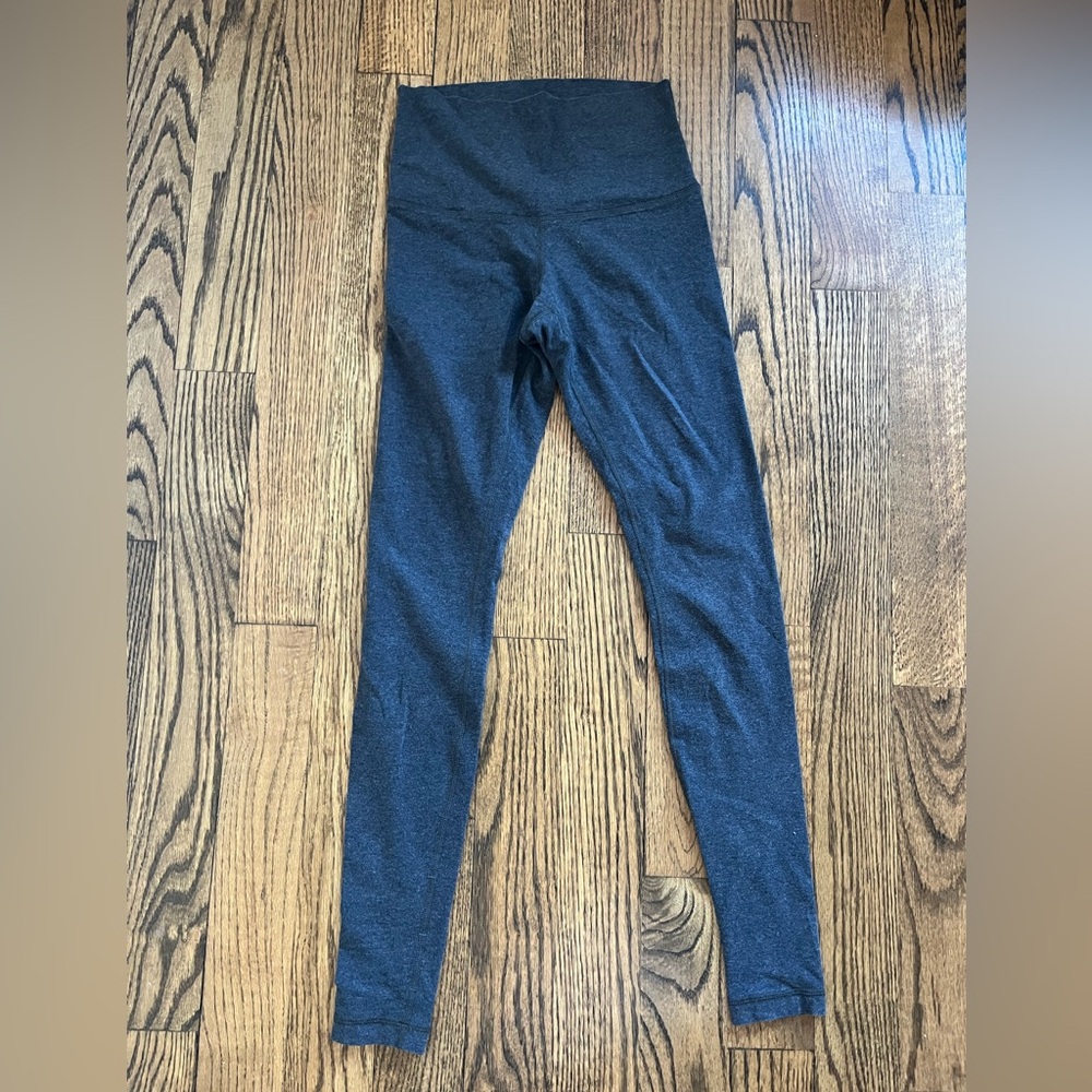 Vintage lululemon leggings. Feels like a brushed cotton. So soft! Size 6/8.